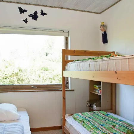 Three-bedroom Holiday In Nakskov 2 度假居 *