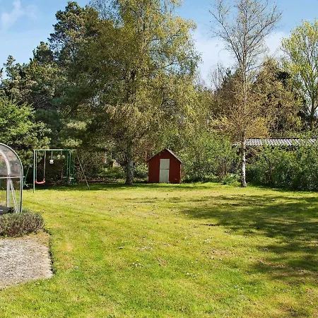 Three-bedroom Holiday In Nakskov 2 度假居 *